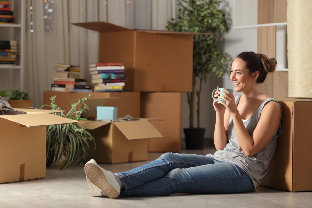 10 most important things you should have on hand when moving to your first apartment